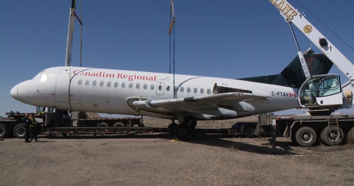 Самолет реликва от историята на авиокомпанията на Канада скоро ще
