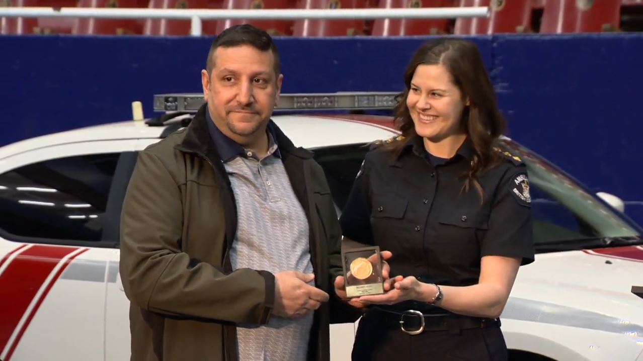 Трима членове на персонала на PNE са похвалени за действията