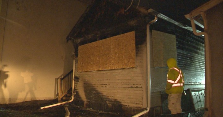 1 човек е откаран в болница след пожар в къщата на Regina