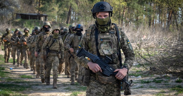 Парламентът на Украйна прие спорен закон за насърчаване на набирането на армия 