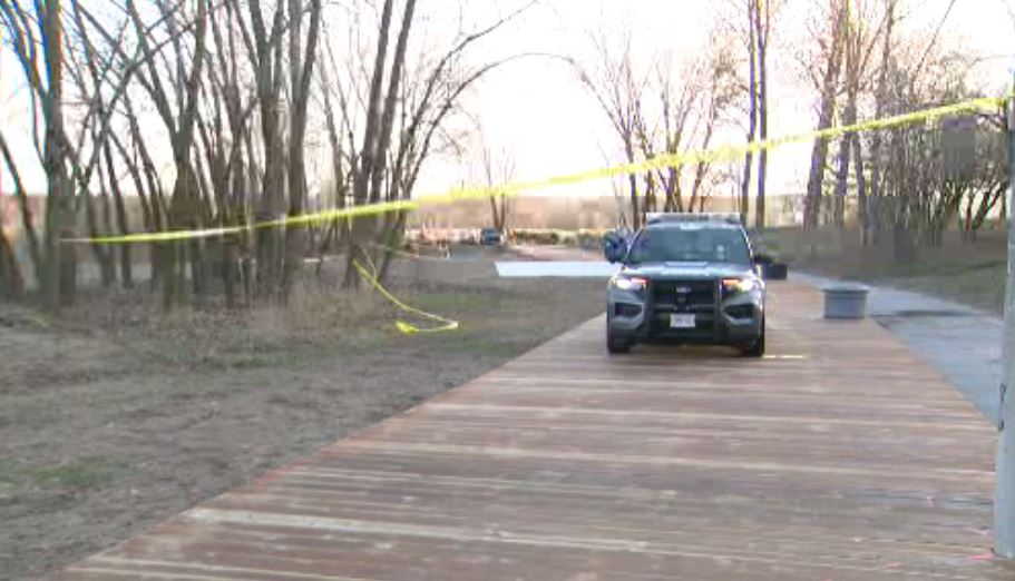 Water rescue search continues for missing teen boy at Ashbridges Bay