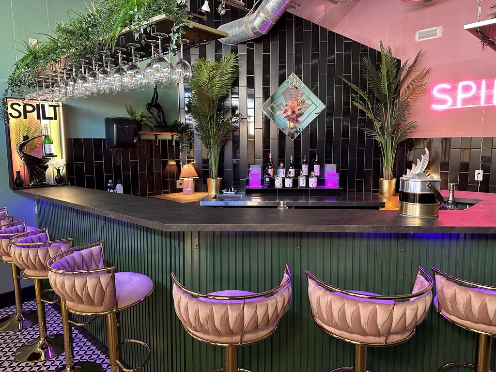 Split alcohol-free bar at 11909 Jasper Avenue in Edmonton, May 9, 2024.