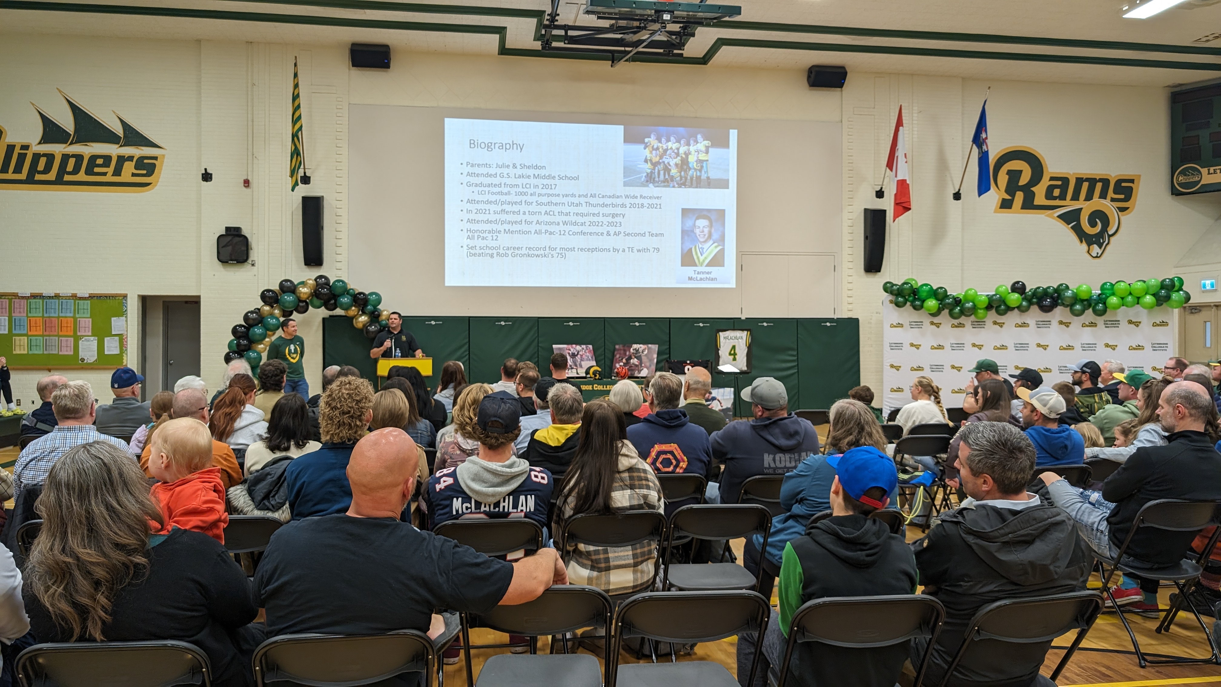 От скромното начало в Летбридж до ярките светлини на проекта