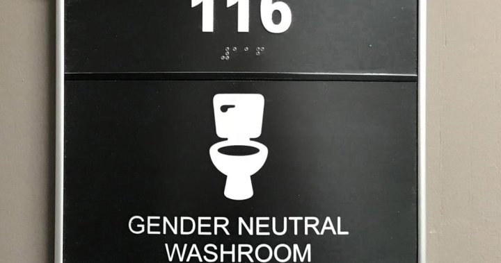 Политиката на Квебек, ограничаваща полово неутралните бани в училищата, влиза в сила