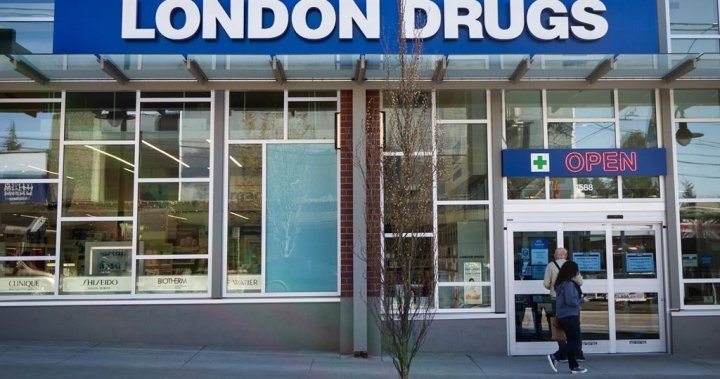 London Drugs в Западна Канада започна постепенно повторно отваряне на