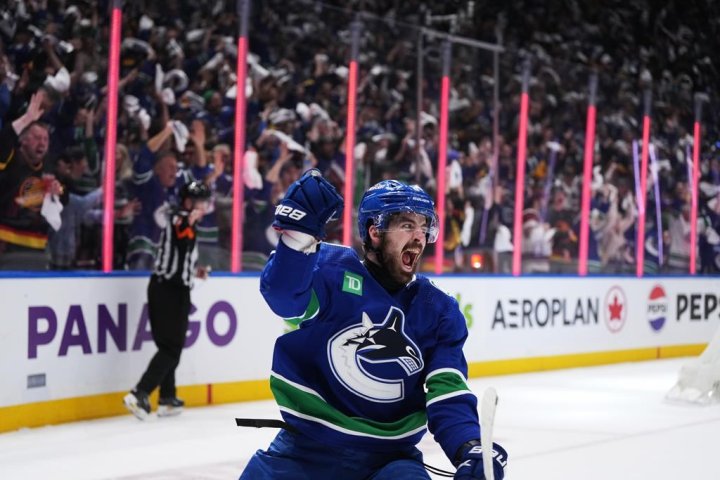 Vancouver Canucks look to take stranglehold in playoff series vs. Edmonton Oilers