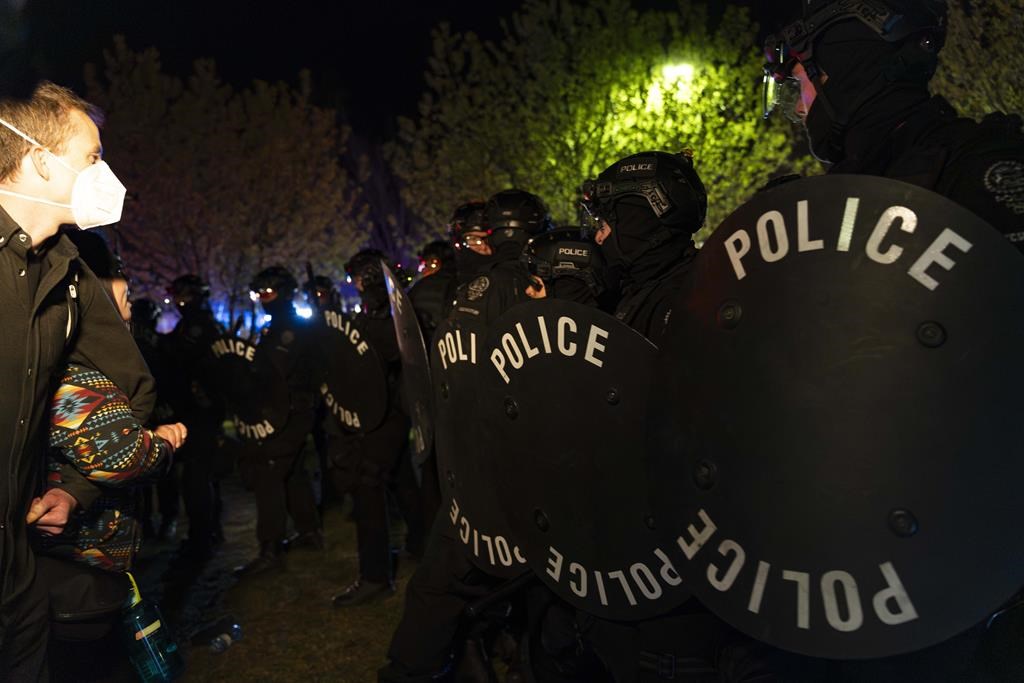 Охраната на кампуса извика полиция в отговор на лагера на