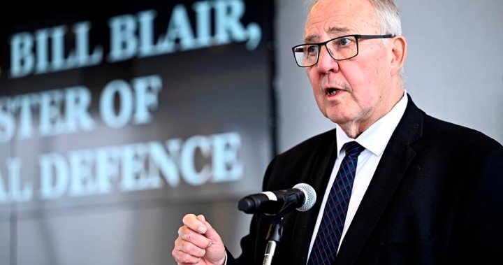 Министърът на отбраната Бил Блеър твърди че Канада остава ангажирана