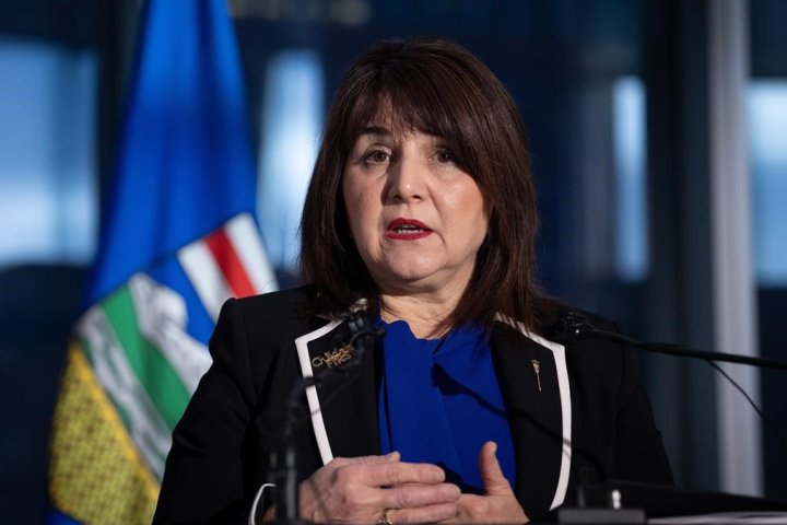 Alberta health minister tables legislation to begin health-care revamp