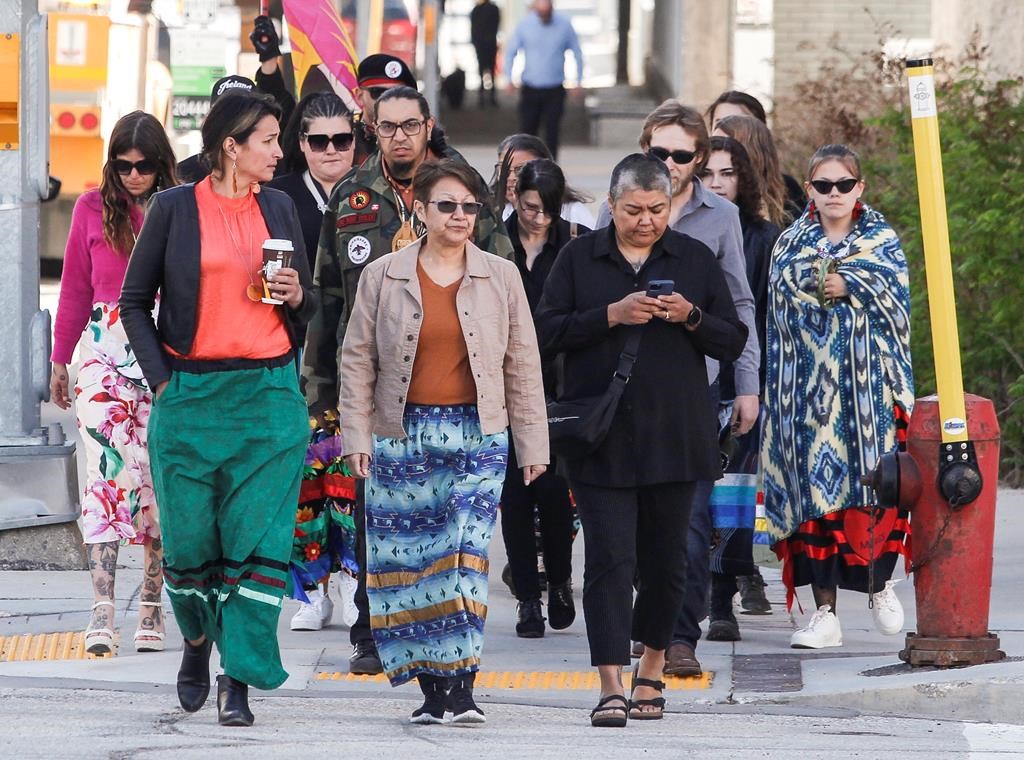 Очаква се бившата съпруга на признат сериен убиец да свидетелства