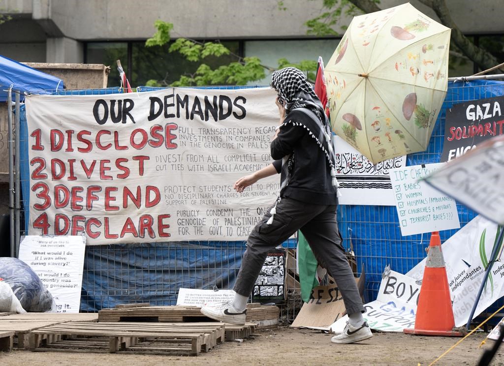 Университетът McGill казва че ще се обърне отново към съда