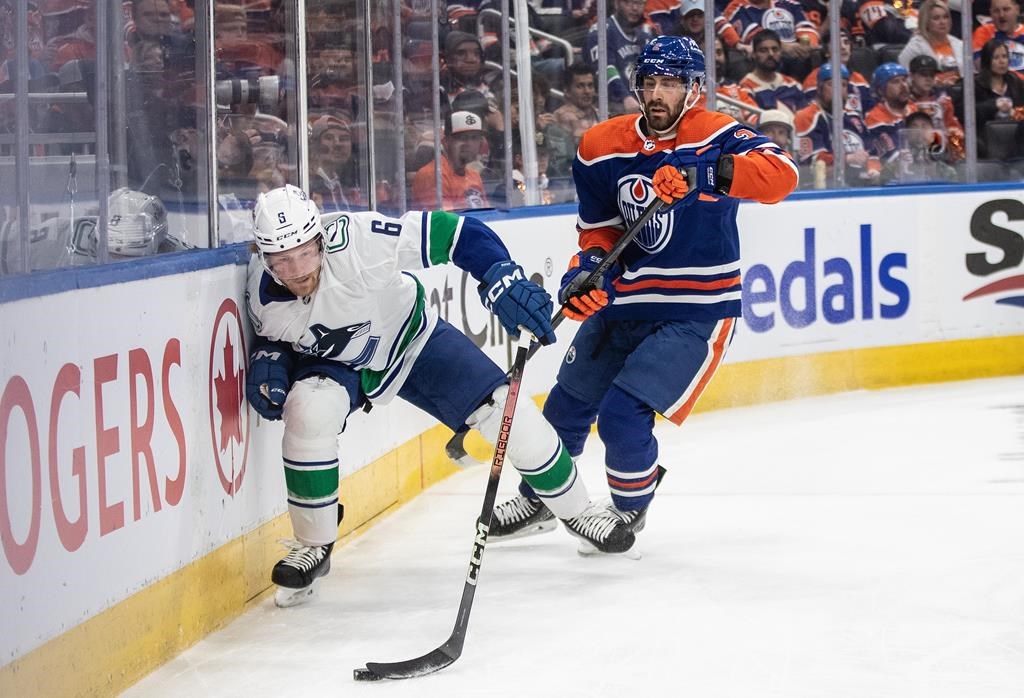 Съобщава се че най дългогодишният Канък от Ванкувър Брок Бьозър е