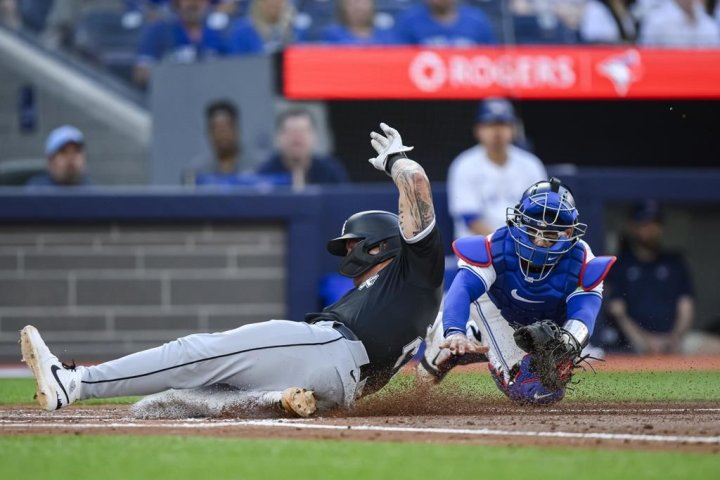 White Sox end 4-game skid with 5-0 win over Jays