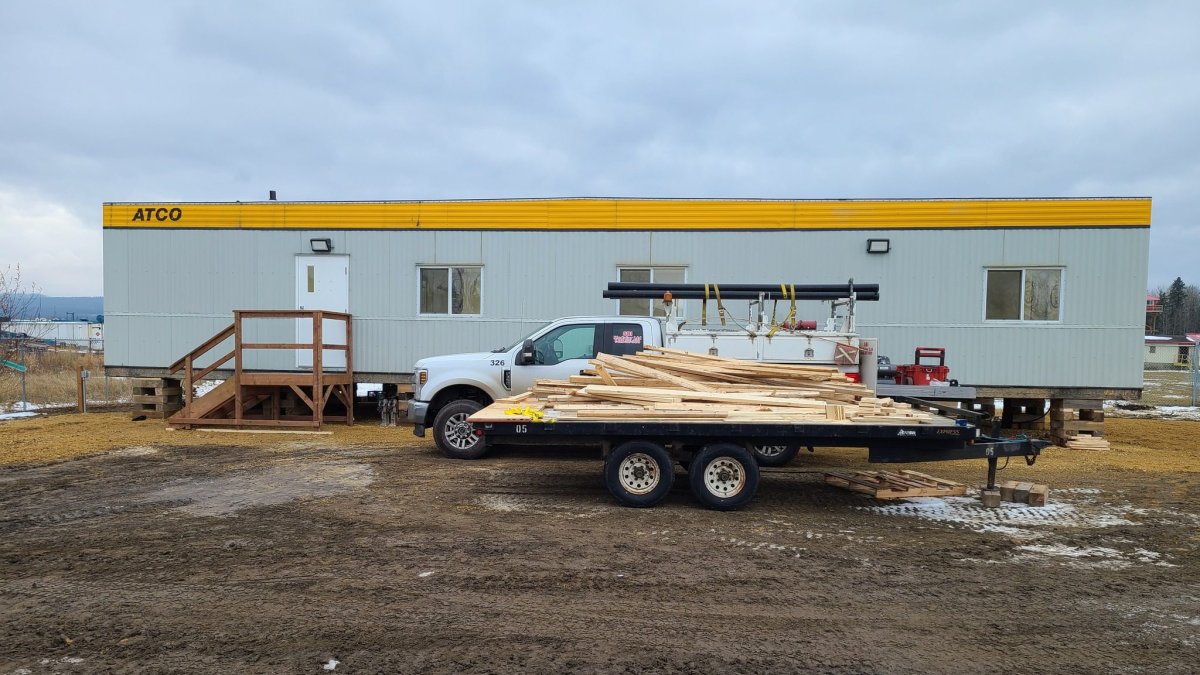 The town of Slave Lake, Alta., has temporarily suspended homeless shelter operations after safety concerns from residents and council.