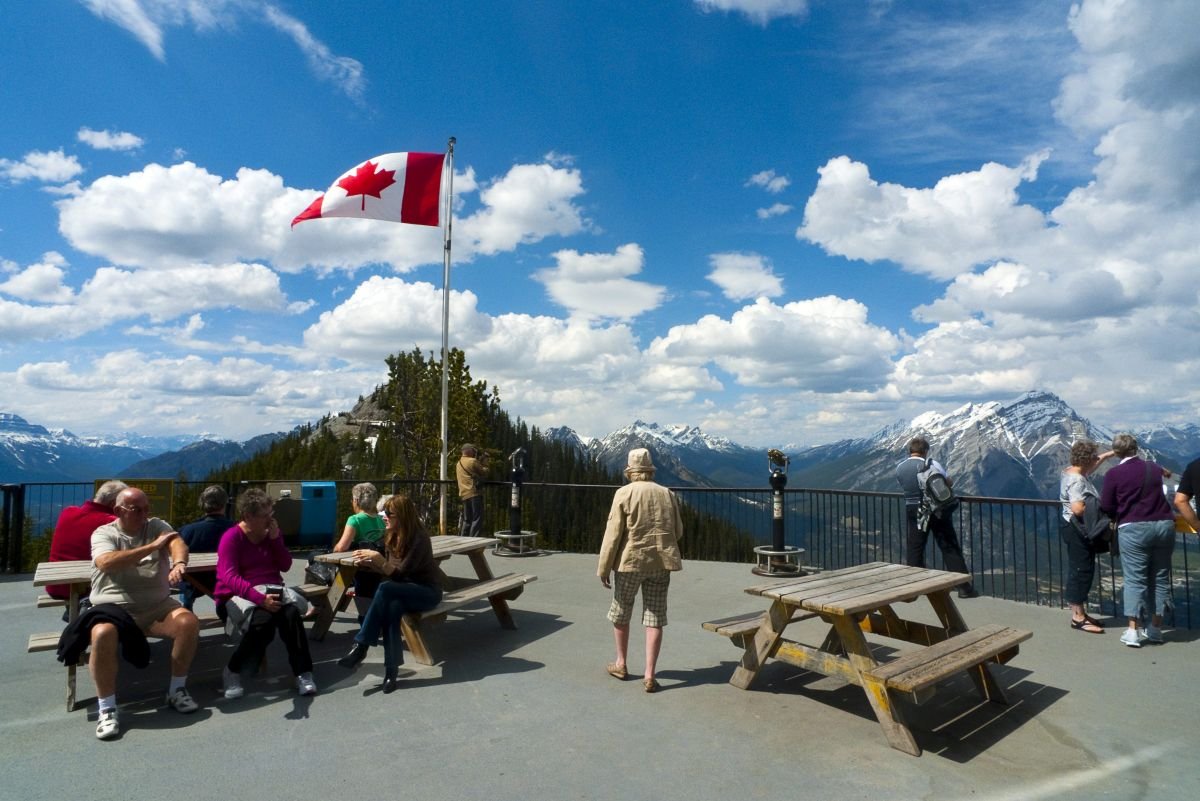 Canada's tourism sector rolls out road map to boost visitor numbers to pre-pandemic levels - Vimarsana News
