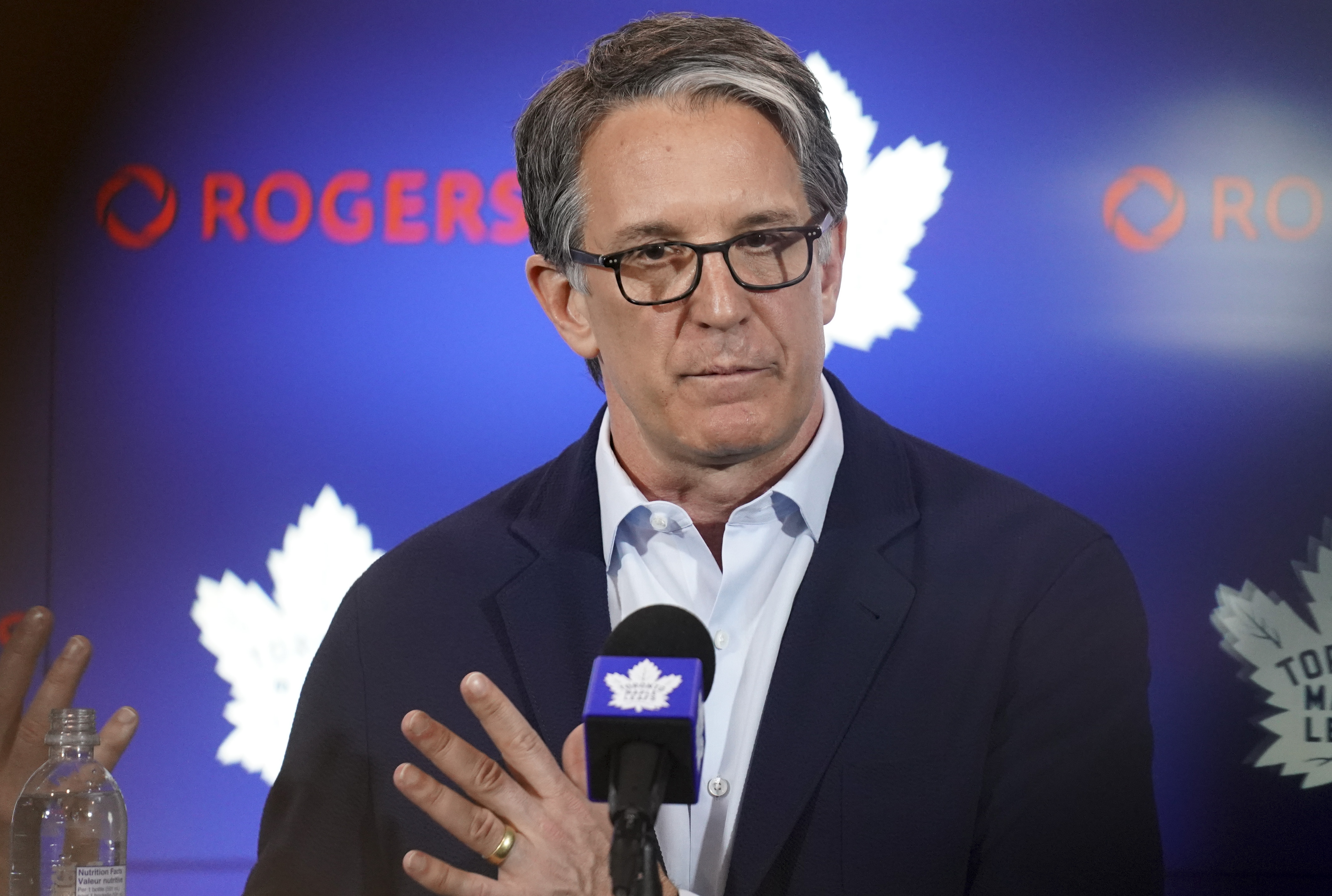 Ръководството на Toronto Maple Leafs подчерта в петък че ще