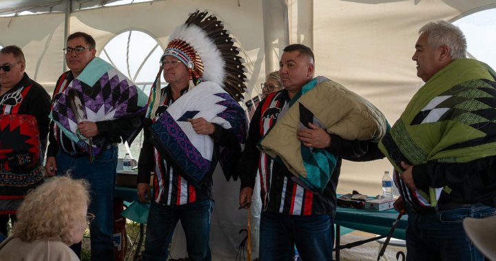 Chacachas Treaty Nation полага клетва в началника и вождовете след 140-годишно чакане