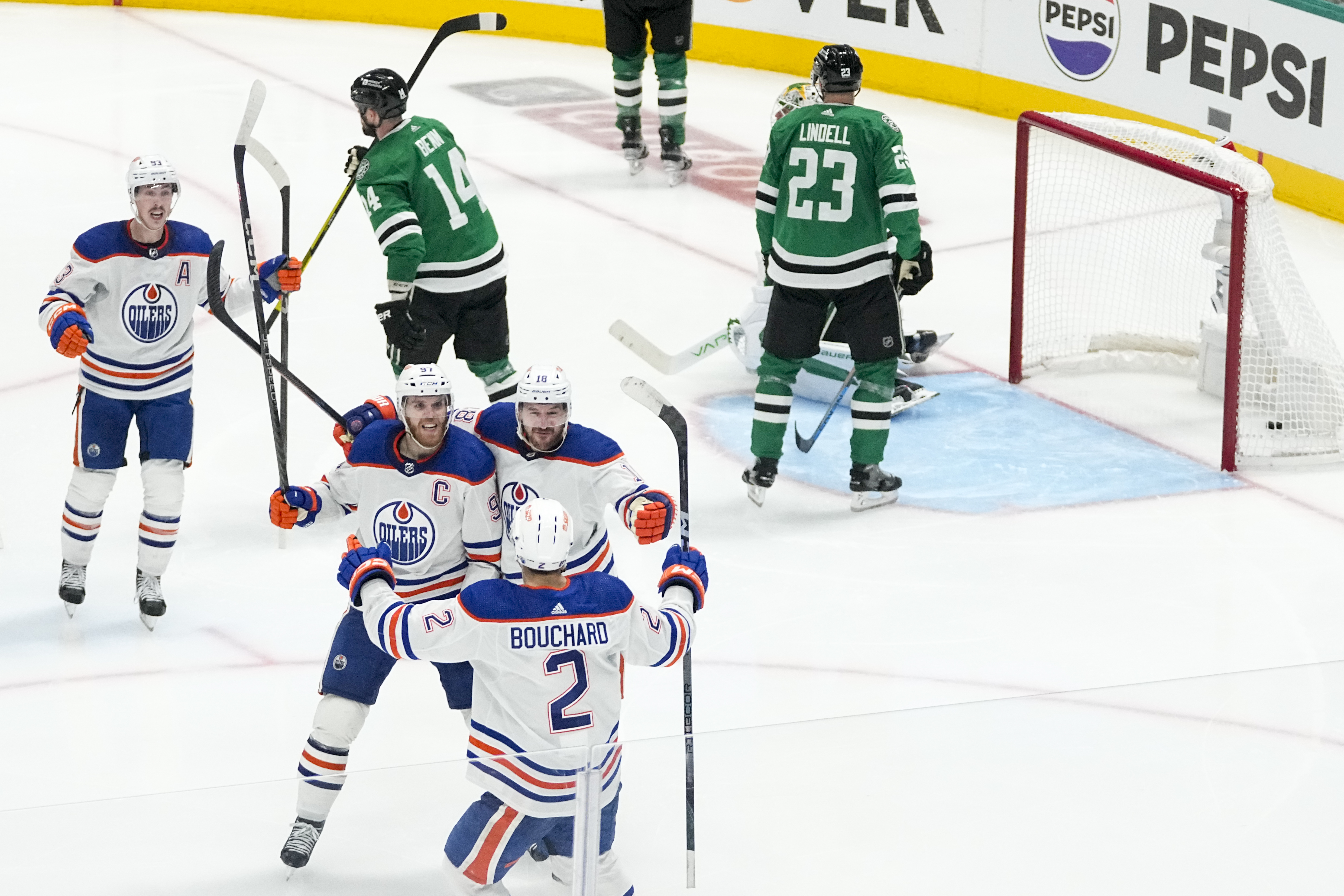 Конър Макдейвид вкара 32 секунди във второто продължение за да