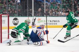 Continue reading: Edmonton Oilers fall in Game 2 of West Final