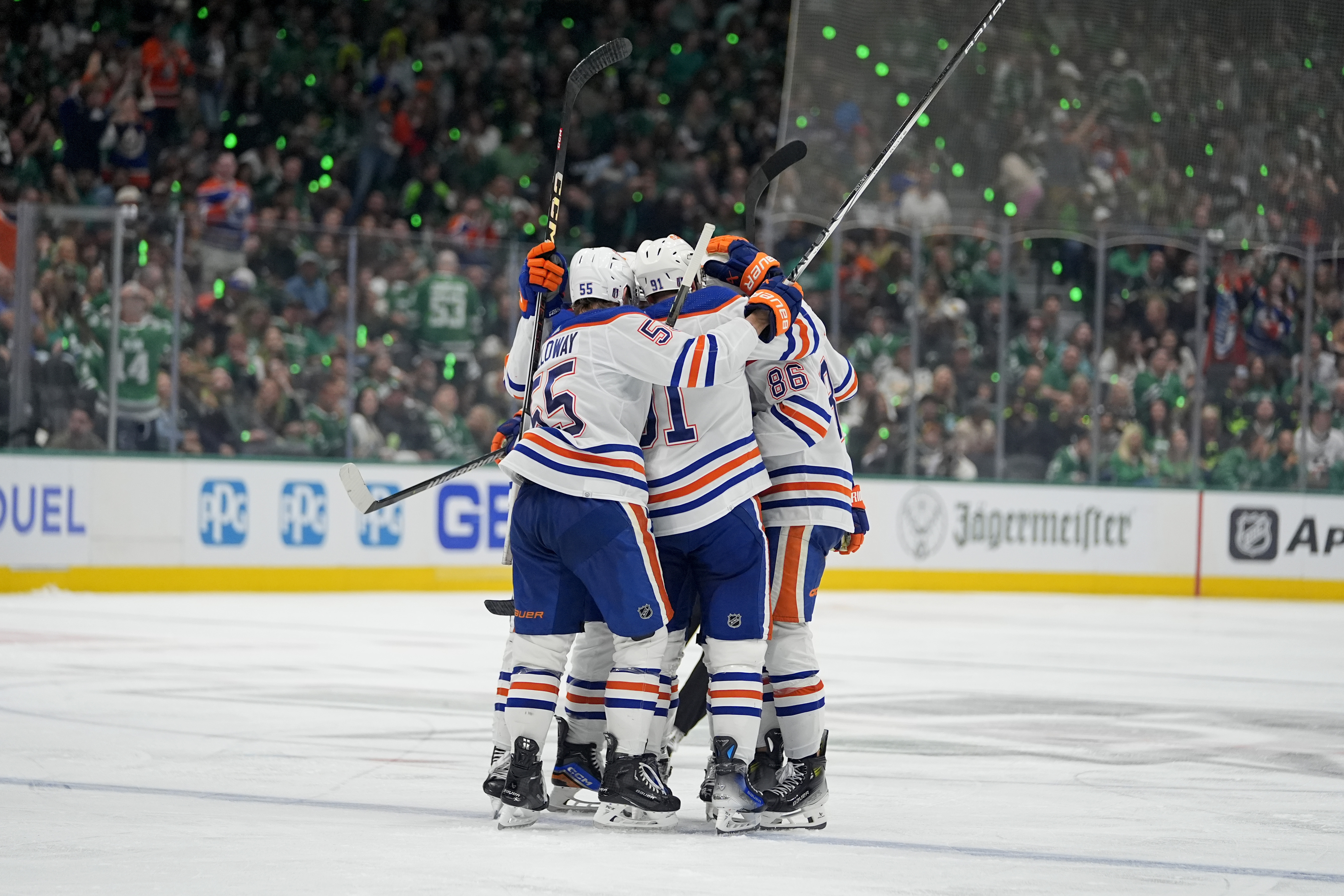 Едмънтън Ойлърс вкараха два гола за пауърплей по пътя към