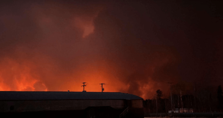 Cranberry-Portage, Човек. евакуиран поради горски пожар