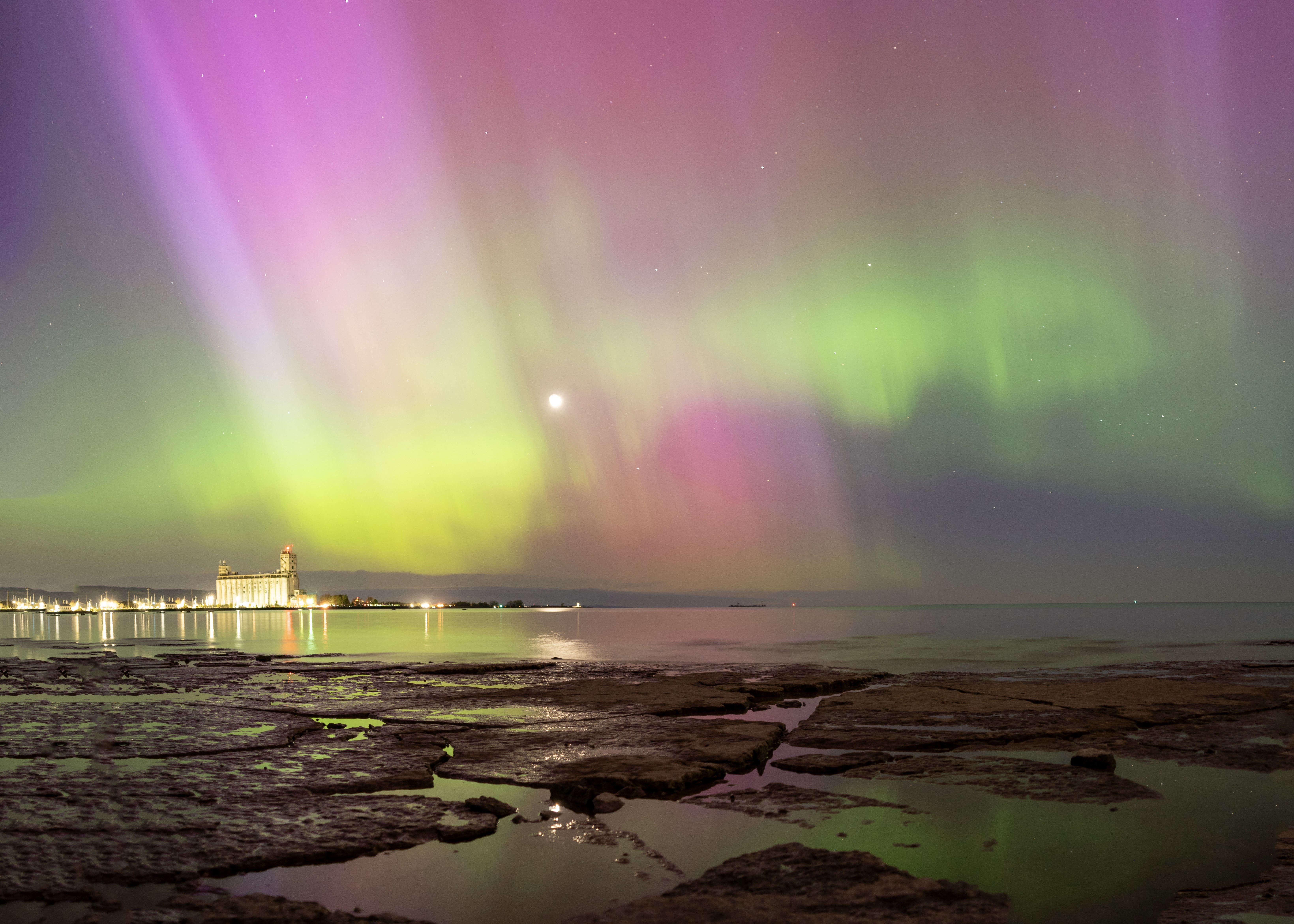 Ontario photographer chasing northern lights captures stunning images