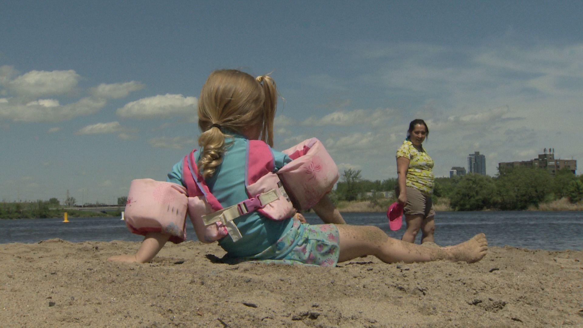 Geneviève Daigneault винаги се грижи да държи под око дъщеря
