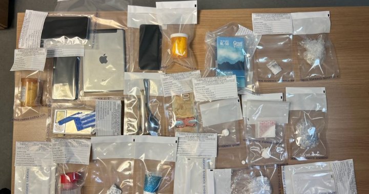 4 души арестувани в Дофин, Ман. след като RCMP откри наркотици в превозно средство