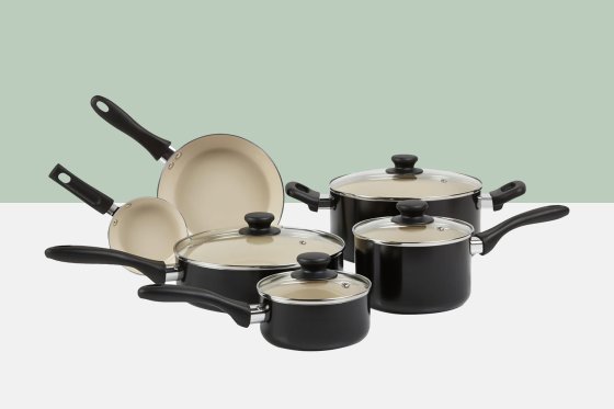 Amazon Basics’ Ceramic Non-Stick 11-Piece Cookware Set