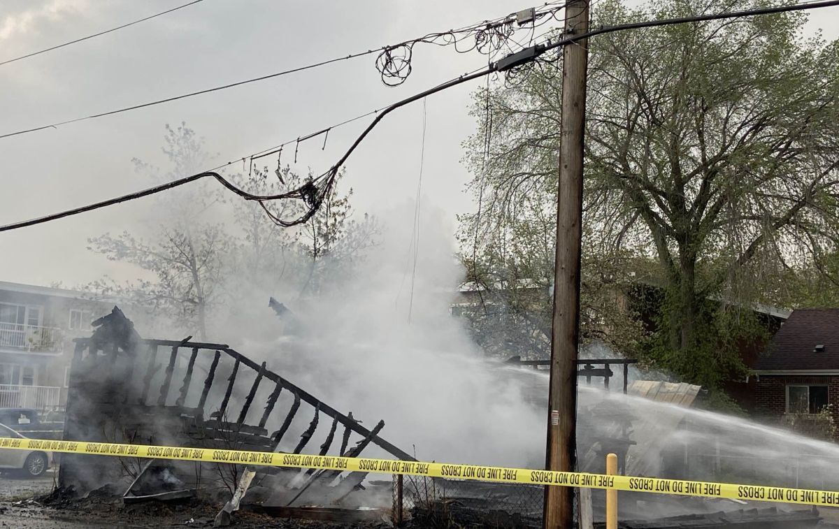 Гараж в централен Едмънтън претърпя значителни щети след пожар който