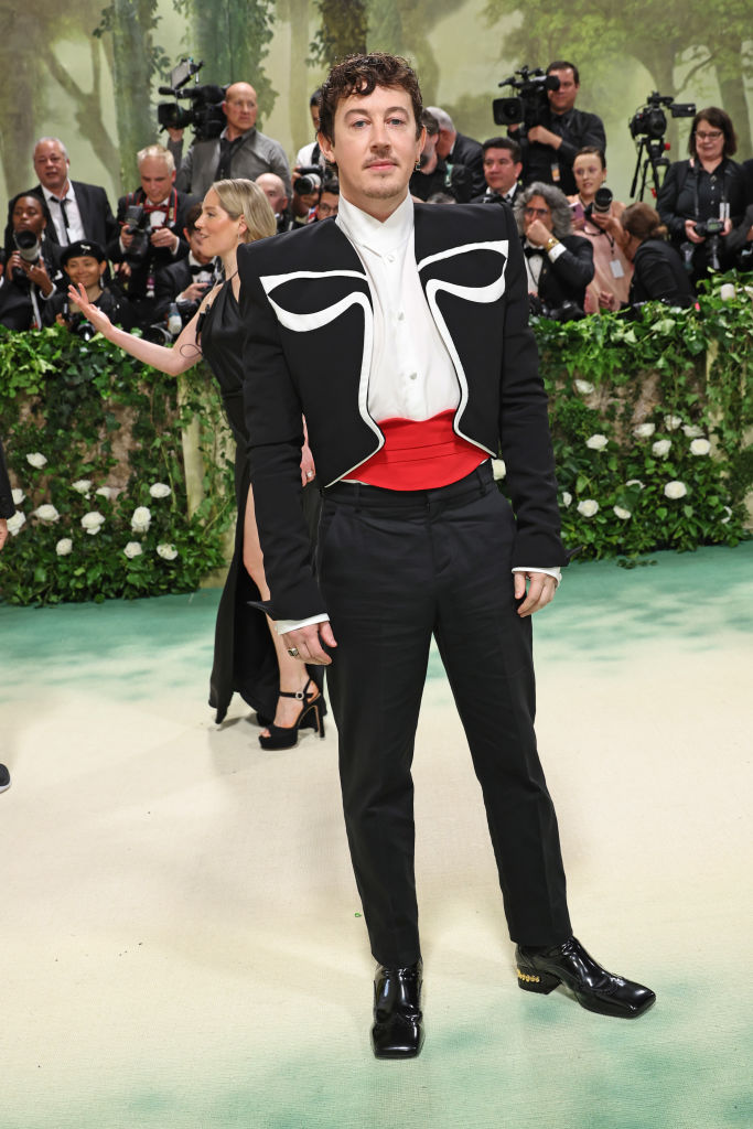 Alex Sharp attends The 2024 Met Gala Celebrating "Sleeping Beauties: Reawakening Fashion" at The Metropolitan Museum of Art on May 06, 2024 in New York City.