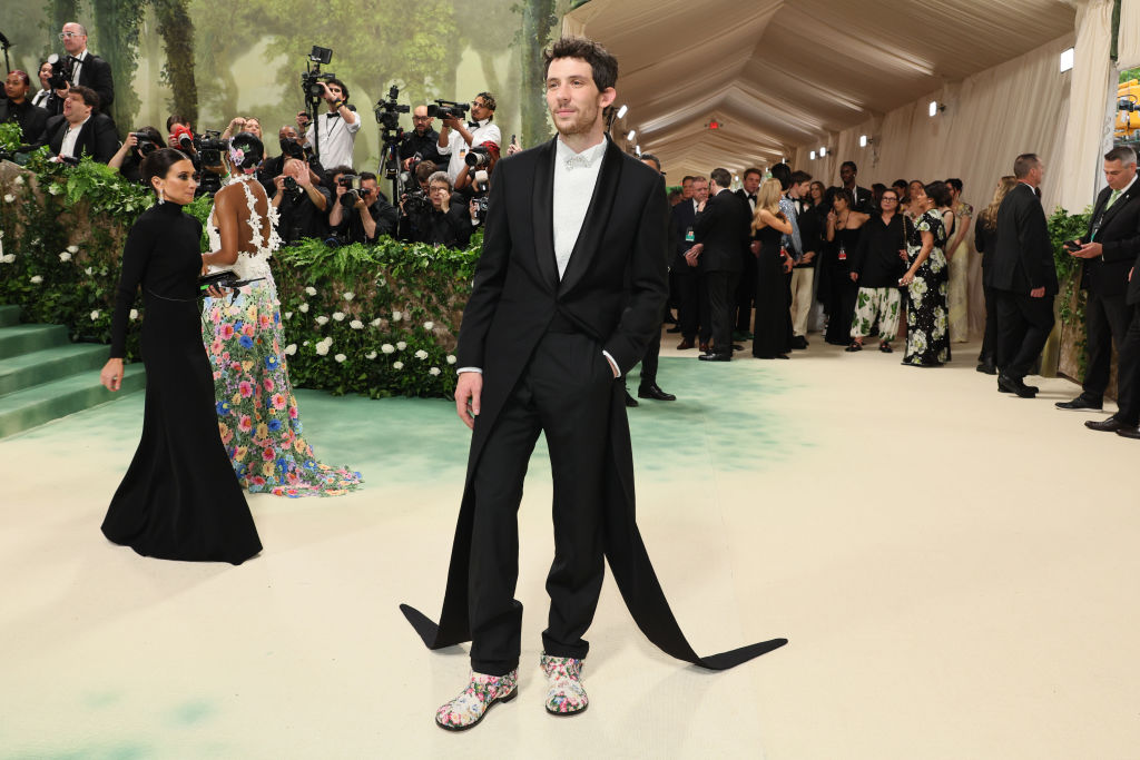 Josh O'Connor attends The 2024 Met Gala Celebrating "Sleeping Beauties: Reawakening Fashion" at The Metropolitan Museum of Art on May 06, 2024 in New York City.
