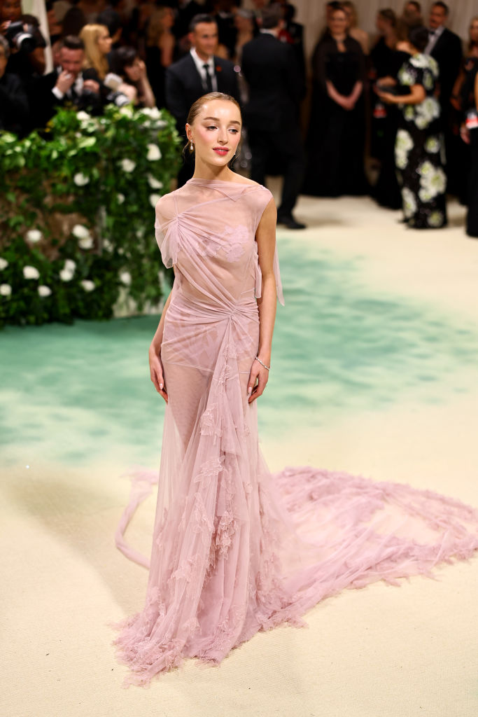 Phoebe Dynevor attends The 2024 Met Gala Celebrating "Sleeping Beauties: Reawakening Fashion" at The Metropolitan Museum of Art on May 06, 2024 in New York City.
