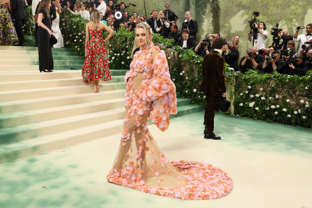 Kelsea Ballerini attends The 2024 Met Gala Celebrating "Sleeping Beauties: Reawakening Fashion" at The Metropolitan Museum of Art on May 06, 2024 in New York City.