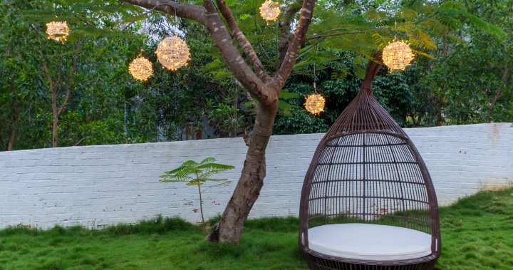 10 уникални светлини за двора, които ще преобразят вашето външно пространство