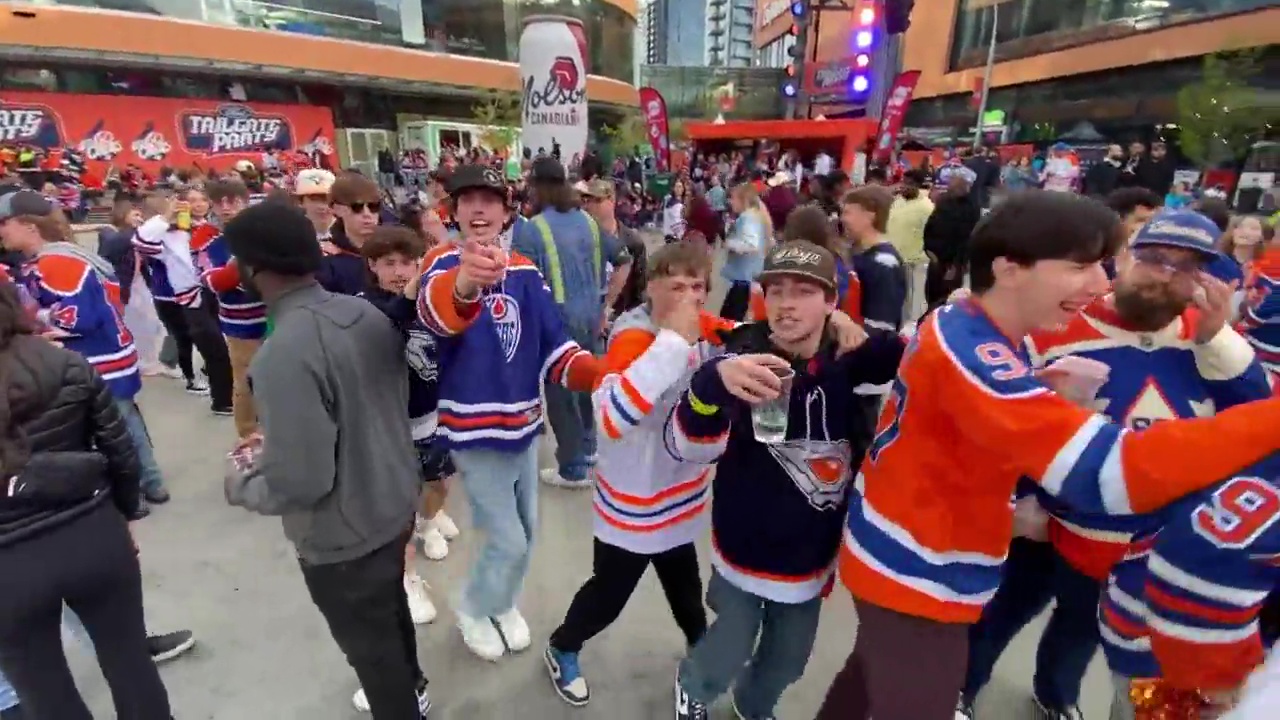 Докато Едмънтън Ойлърс отбелязват успех на леда това също се