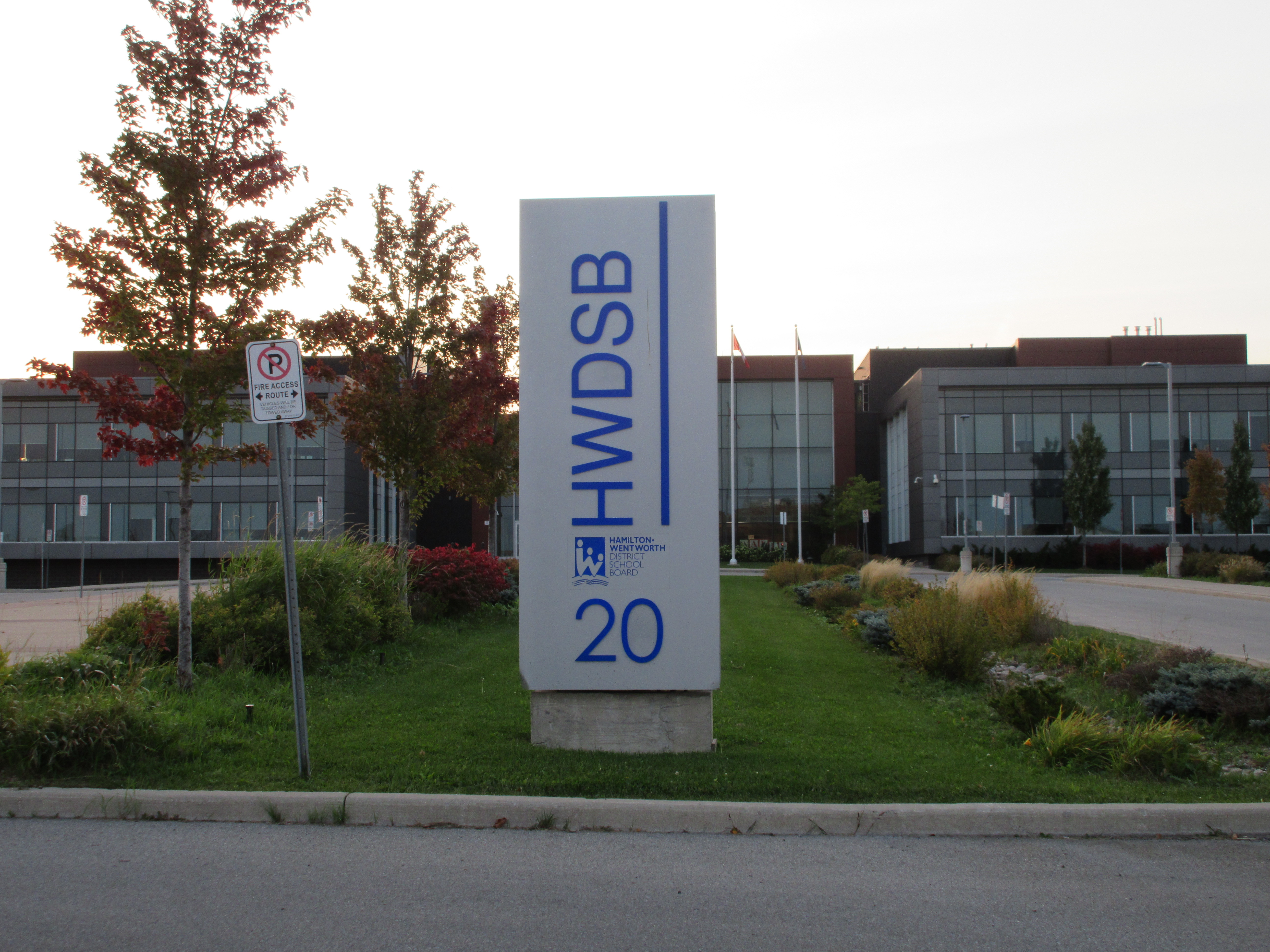 Попечителите на борда на държавните училища на Хамилтън обмислят идеята