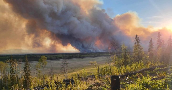 Заповедите за евакуация се увеличават в части от B.C. поради горящи горски пожари