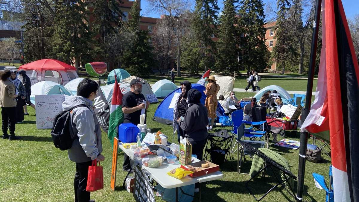Global News has confirmed that a small encampment has been set up at the University of Alberta's North Campus on Thursday afternoon.