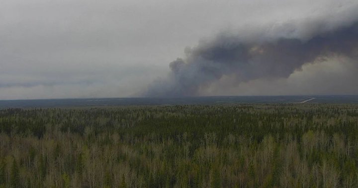 Заплашителен горски пожар, който предизвика заповед за евакуация за части
