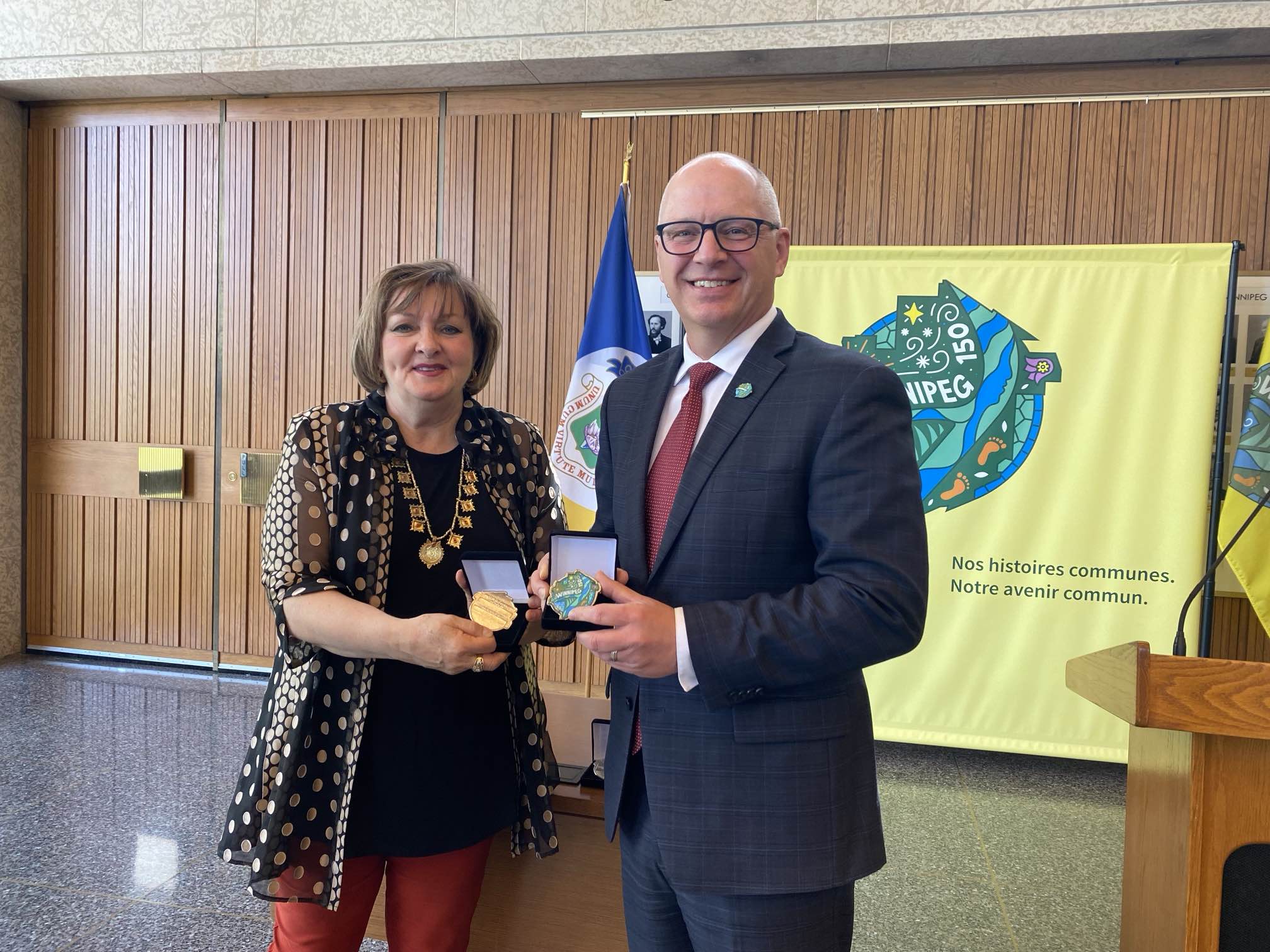 Искате ли да отличите колега от Уинипегер който е допринесъл