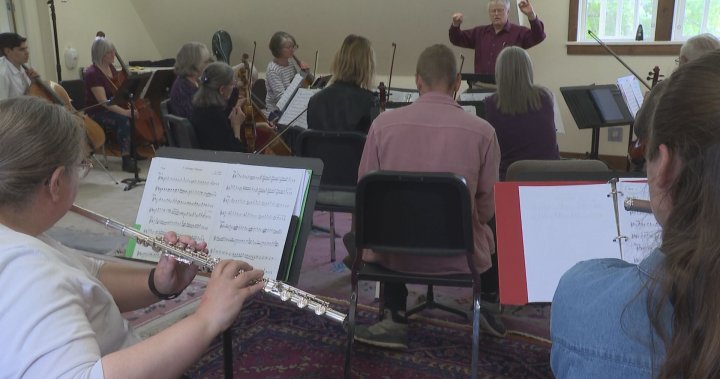 Оркестърът на долината на Северен Оканаган се подготвя за пролетен концерт