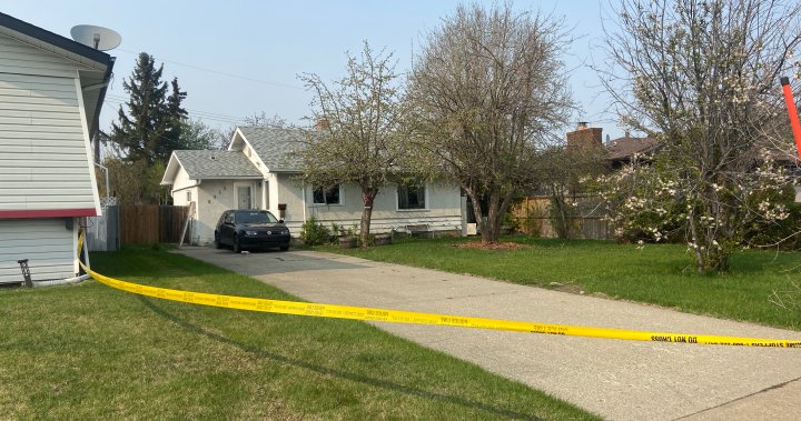 Полицията разследва тялото на 65-годишен мъж, намерено в дома на североизточен Едмънтън