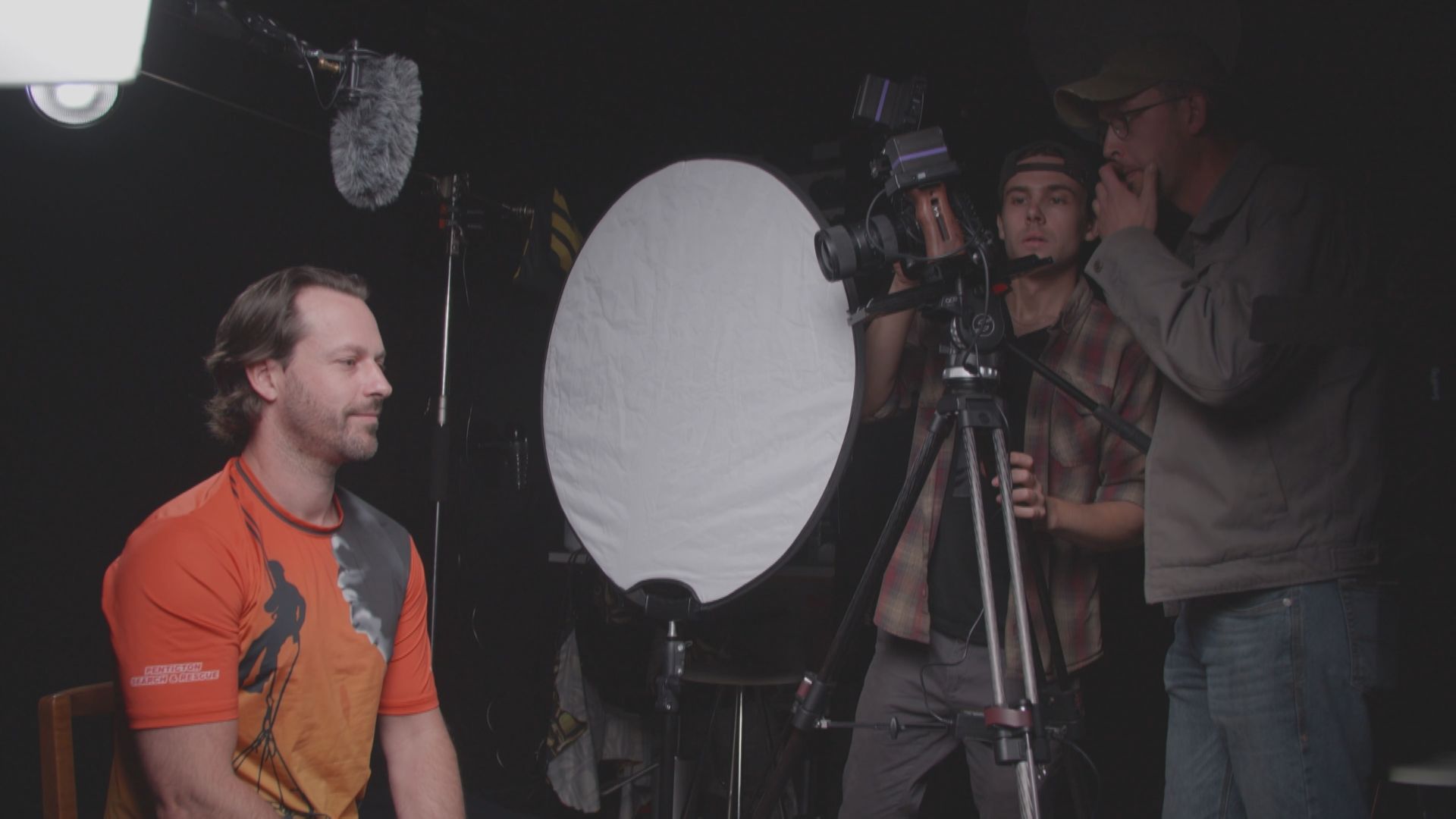 Документален филм хвърля светлина върху хората зад търсенето и спасяването