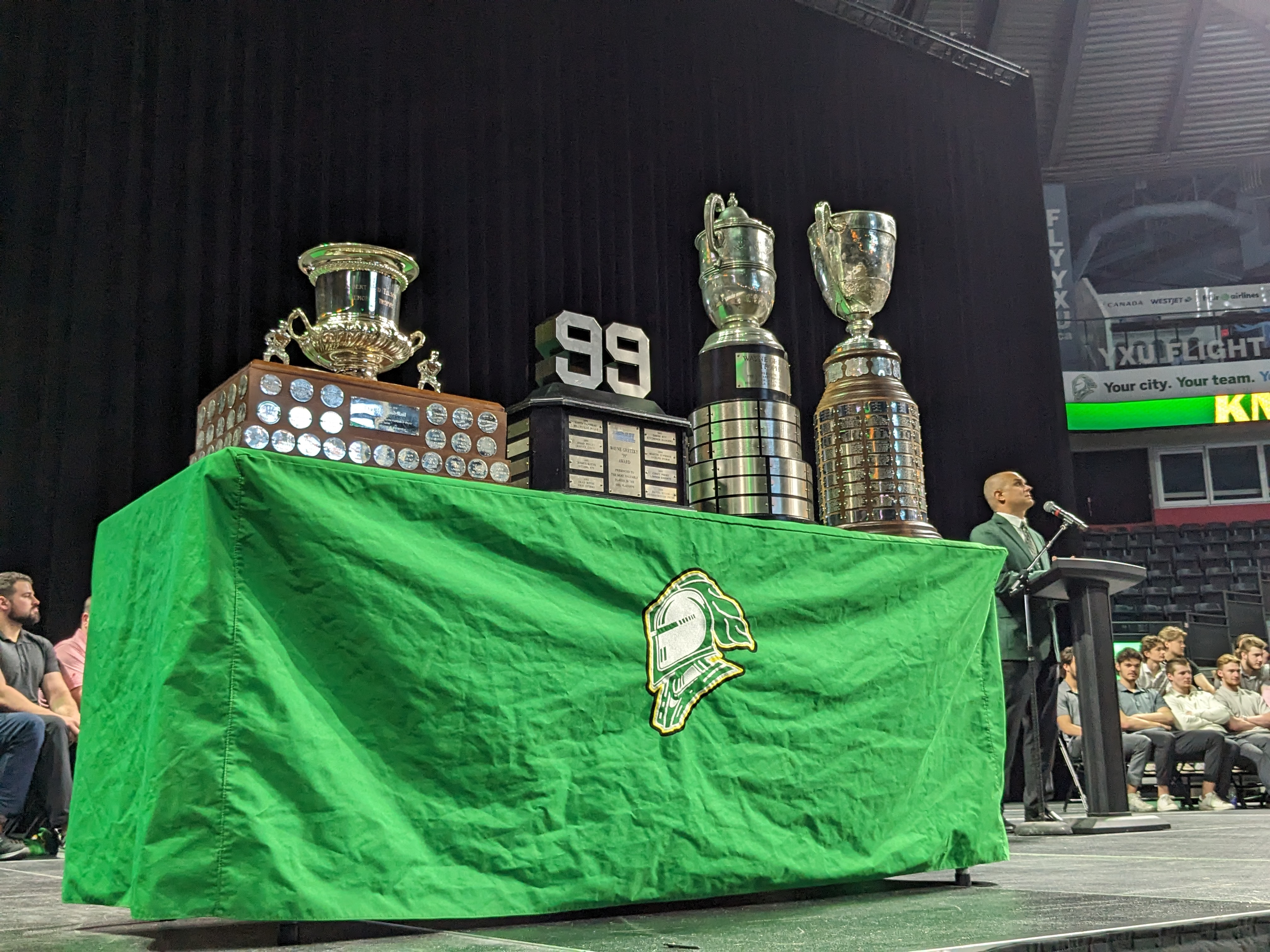 London Knights championship celebrations draw thousands to Budweiser Gardens