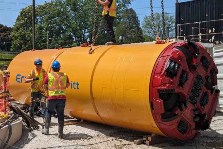Massive drill brought into London, Ont. for tunnelling under Wharncliffe Road