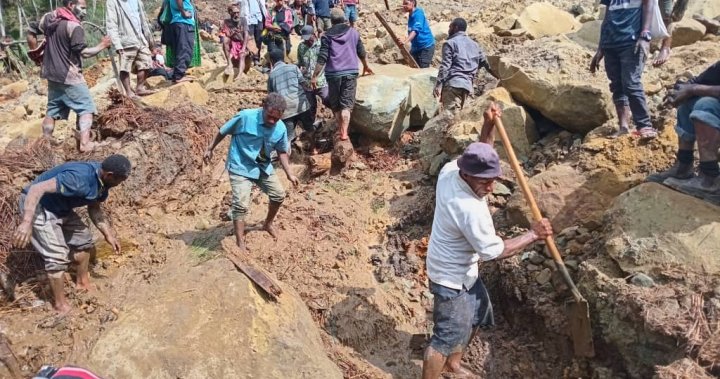 Папуа Нова Гвинея евакуира хиляди по пътя на смъртоносно и „нестабилно“ свлачище
