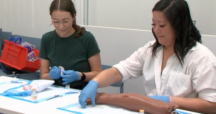 „Интересът е луд отгоре“: Програмата за медицински сестри Kamloops празнува успешна първа година