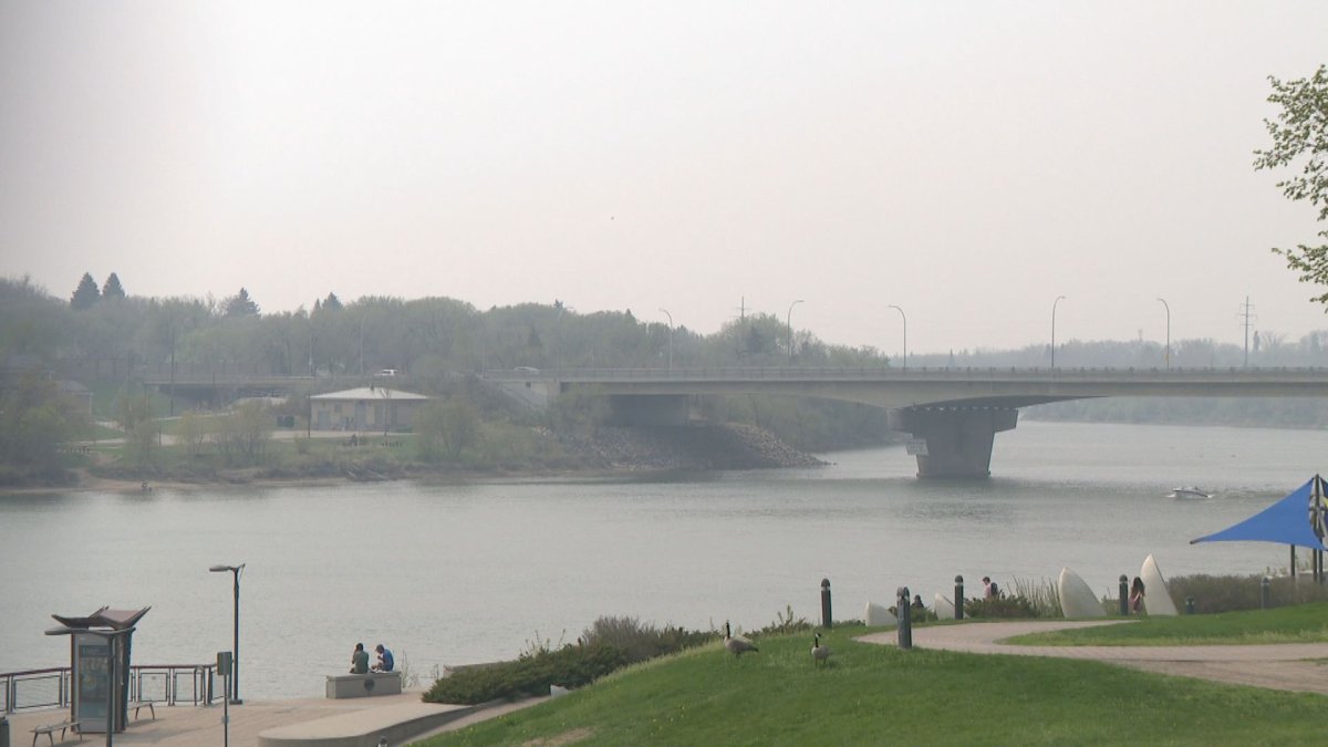 Saskatoon under air quality warning as wildfire smoke blows into