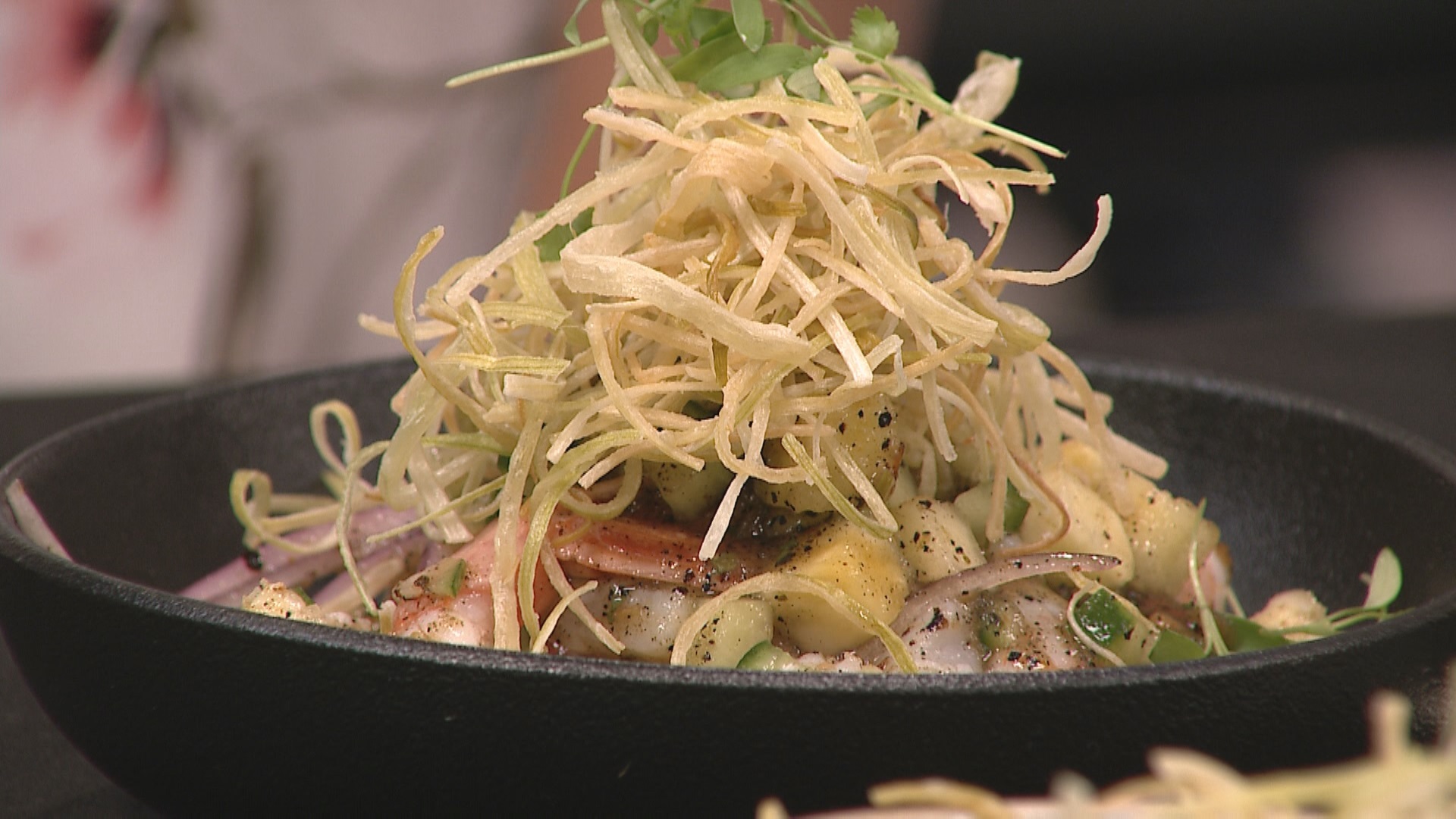 Неделя е Синко де Майо и главният готвач Франциско Хигареда